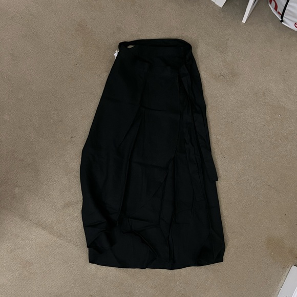 Aritzia Wilfred ELETA Black Linen Wrap Skirt, S - Picture 3 of 6
